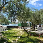 Ege & בית הארחה 3*
