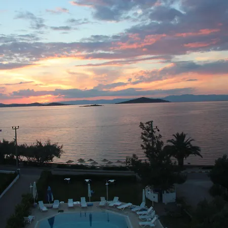 Ege & Konukevi Ayvalı