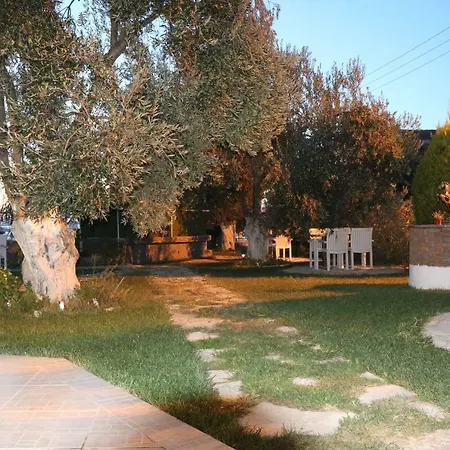 Ege & Πανσιόν
